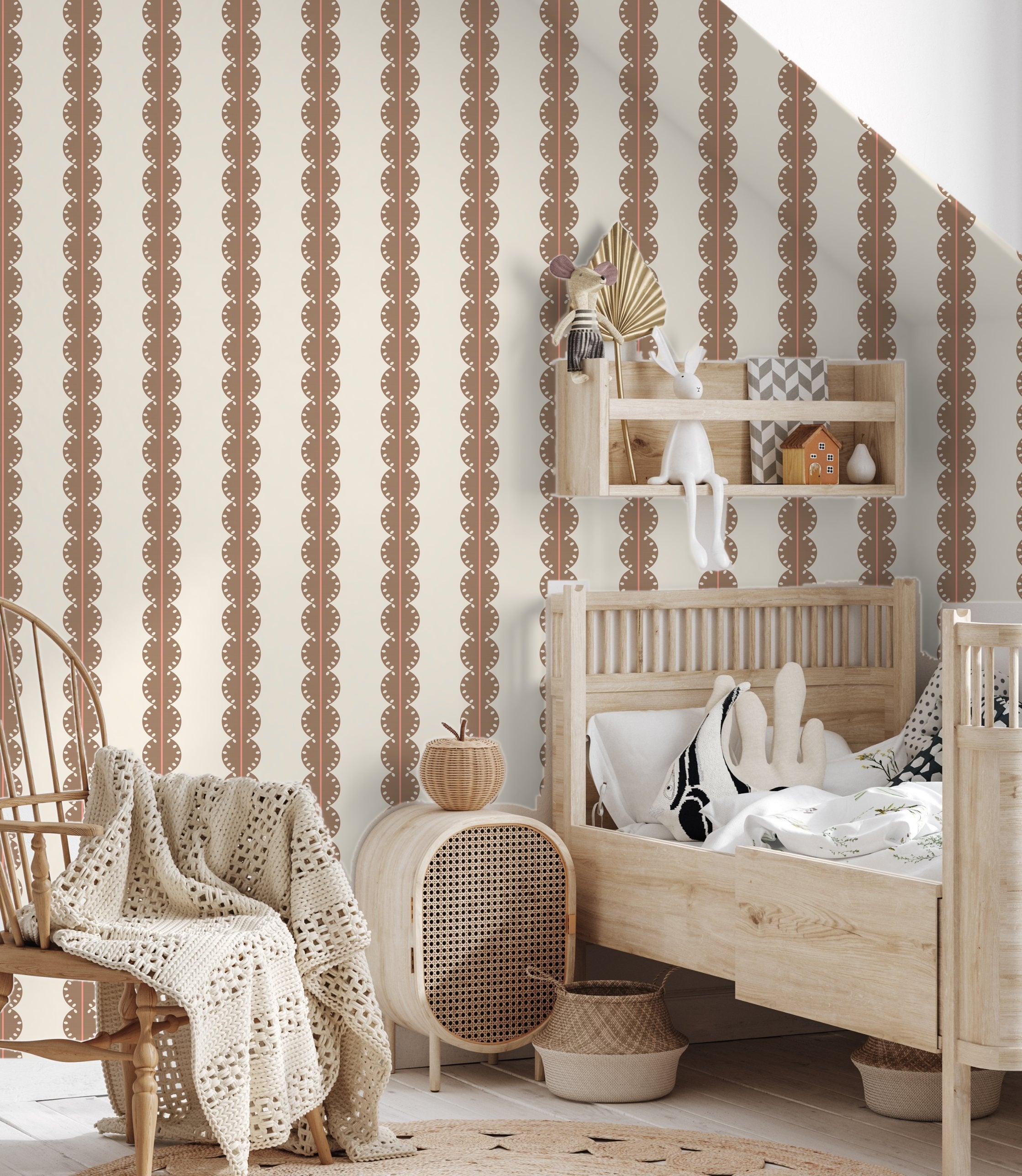 Gestreept behang met boogjes voor meisjeskamer of babykamer bruin met koraal roze papr walls bubble dot bruin koraal papr walls