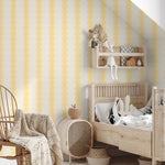Gestreept behang met boogjes voor meisjeskamer of babykamer geel met lila papr walls bubble dot geel lila papr walls