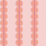 Gestreept behang met boogjes voor meisjeskamer of babykamer koraal roze met paars papr walls bubble dot koraal roze paars