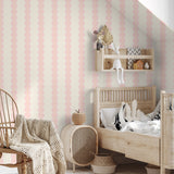 Gestreept behang met boogjes voor meisjeskamer of babykamer lichtoze met geel papr walls bubble dot lichtroze geel