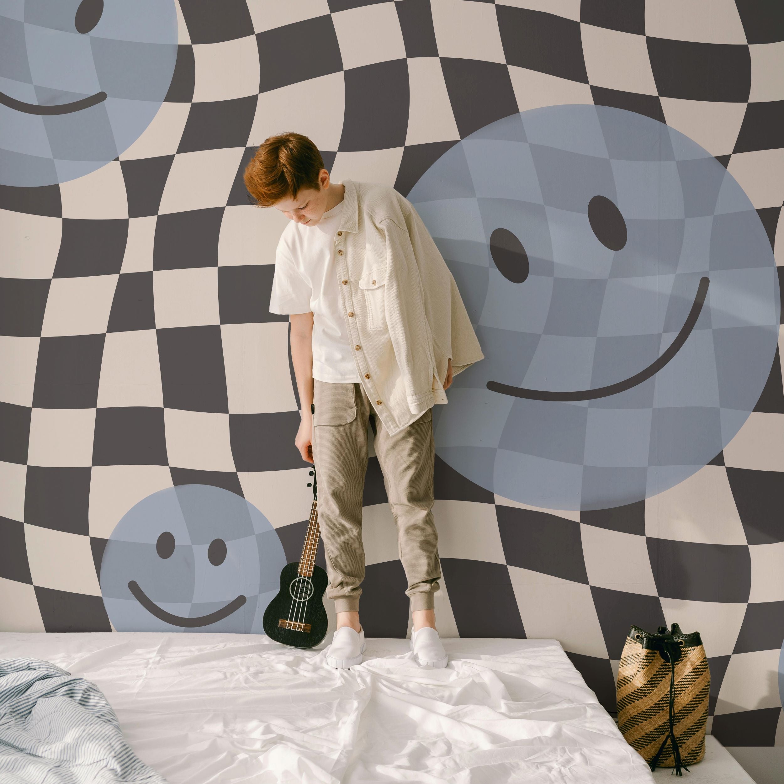 Smiley behang fotobehang kinderkamer tienerkamer jongenskamer blauw zwart wit geblokt