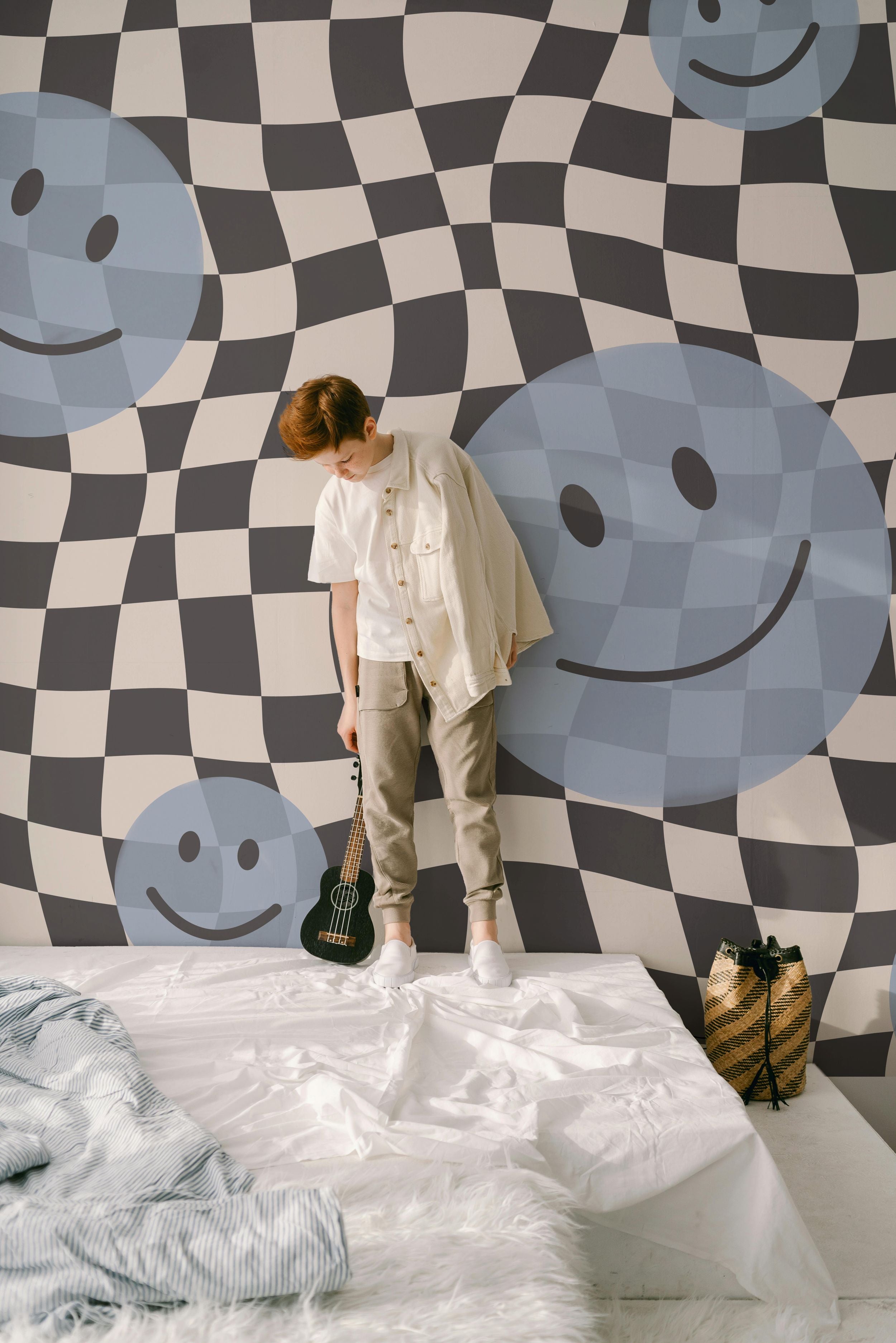 Smiley behang fotobehang kinderkamer tienerkamer jongenskamer blauw zwart wit geblokt