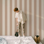 Papr Walls kinderbehang strepen behang kinderkamer warm beige