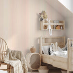 Strepen behang voor de kinderkamer lichtroze smal tienerkamer meisjeskamer babykamer