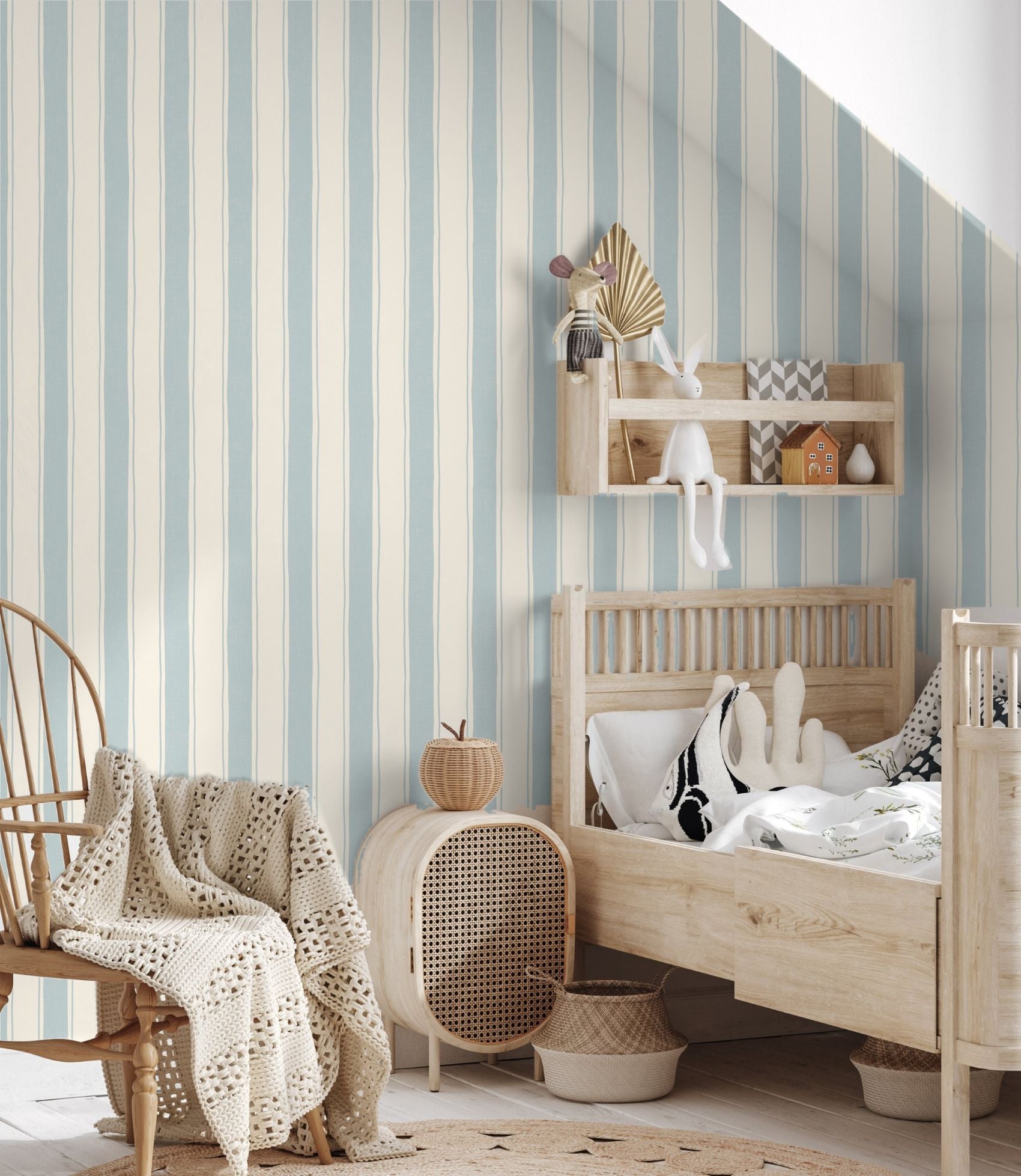 Strepen behang kinderkamer jongenskamer babykamer papr walls straight up small lichtblauw