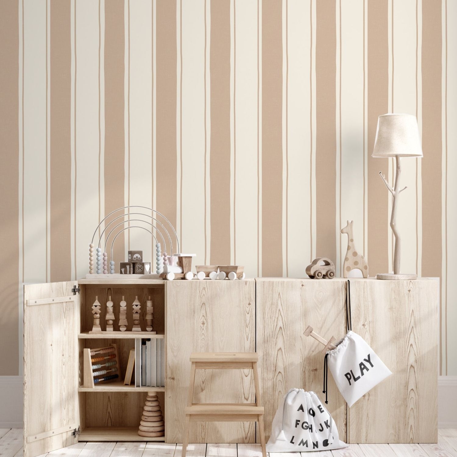 Strepen behang kinderkamer jongenskamer meisjeskamer neutrale babykamer papr walls straight up small camel warm beige