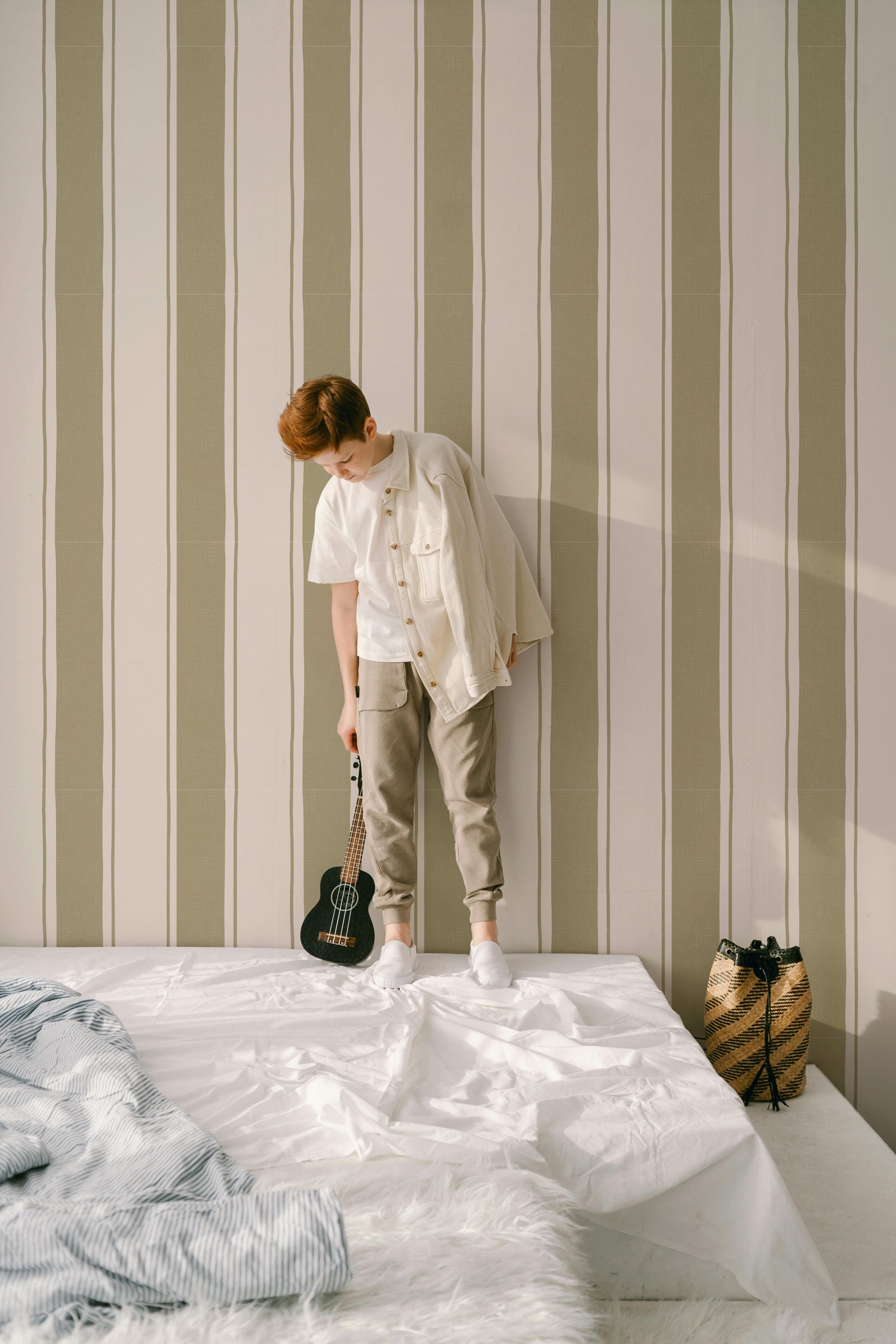 Strepen behang kinderkamer jongenskamer babykamer mosgroen groen Papr Walls
